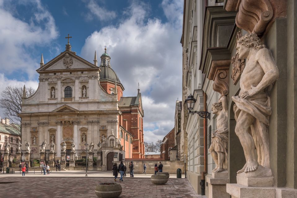 Krakow: Old Town Walking Tour With Visit to Wawel Castle - Detailed Itinerary