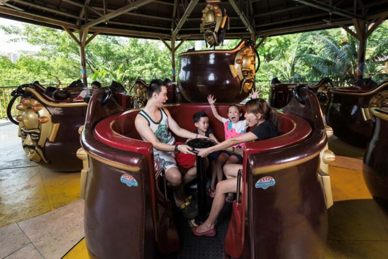 Kuala Lumpur: Sunway Lagoon Theme Park Ticket With Transfer - Theme Park Experience
