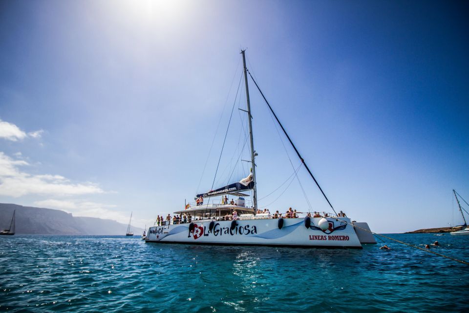 La Graciosa: Island Cruise With Lunch for Cruise Passengers - Onboard Experience