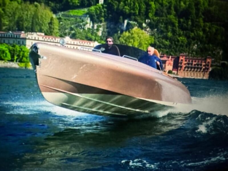 Lake Como 1 Hour Luxury Private Boat Tour With Driver - Boat Features