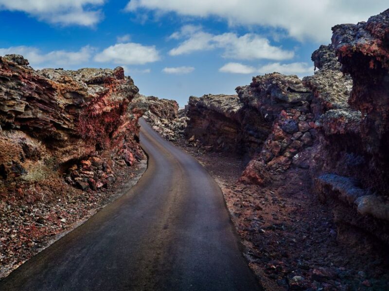 Lanzarote: Timanfaya Park, Jameos Del Agua & Green Cave Day Trip - Transportation and Pickup