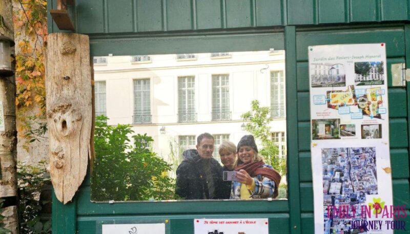 Le Marais Morning Walk & Breakfast - Meet Your Guide