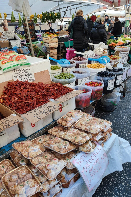 Lecce Market Tour & Authentic Aperitivo at a Locals Home - Host and Cultural Experience