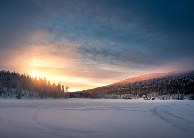 Levi: 1 Hour Easy Snowmobile - Inclusions and Equipment