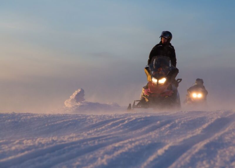 Levi: Evening Snowmobile Safari - Whats Included in the Package