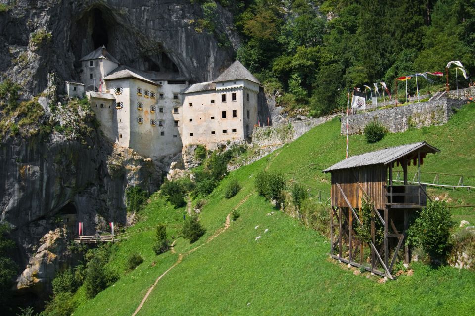 Ljubljana: Postojna Cave & Predjama Castle Small Group Tour - Exploring Postojna Cave