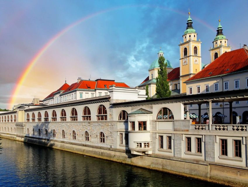 Ljubljana: Private 2h Sightseeing Walking Tour - Itinerary Details