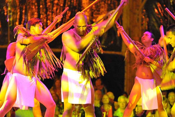 Luau Kalamaku on Kauai With Manor House Dinner & Show - Overview of the Luau Performance