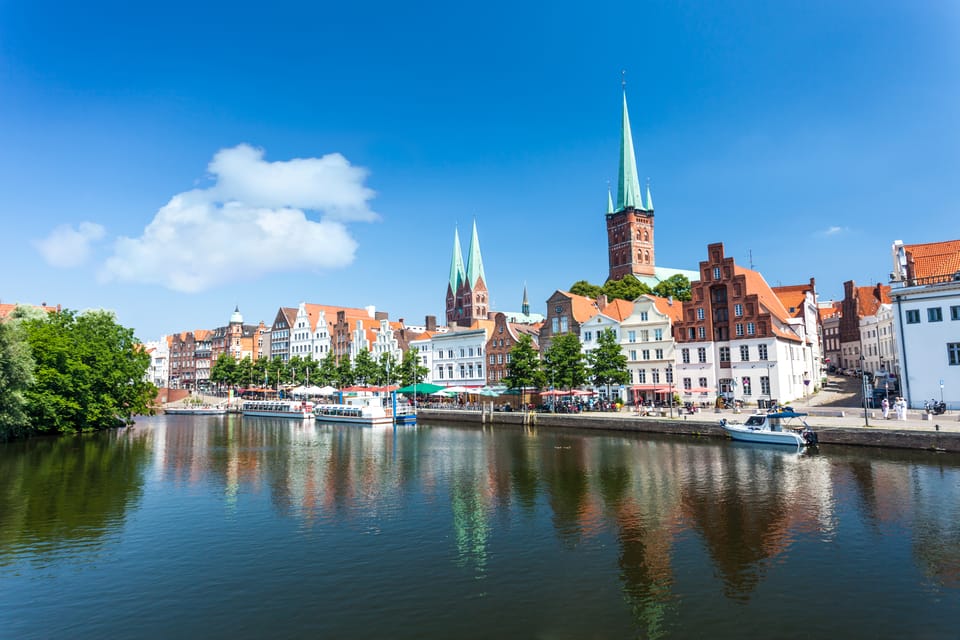 Lübeck: 1-Hour Splash Bus City Tour - Booking Information