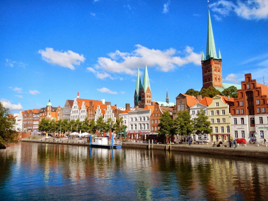 Lübeck: Old Town Highlights Private Walking Tour - Group Type and Guide Language