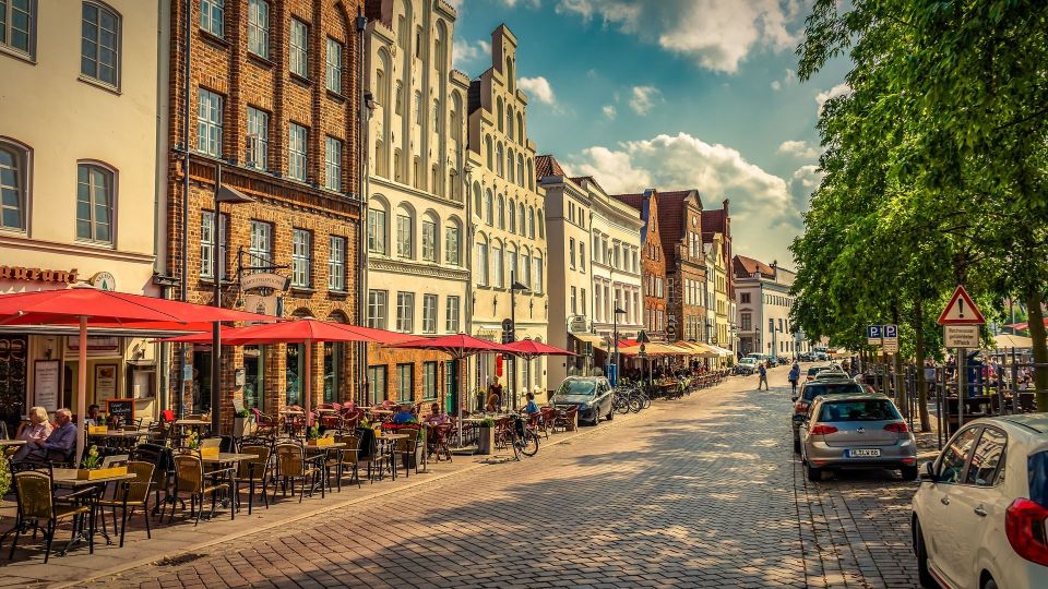 Lübeck: Private Historical and Architectural Walking Tour - Historical Insights