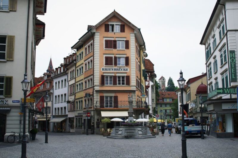 Lucerne: Express Walk With a Local in 60 Minutes - Meeting Location Details