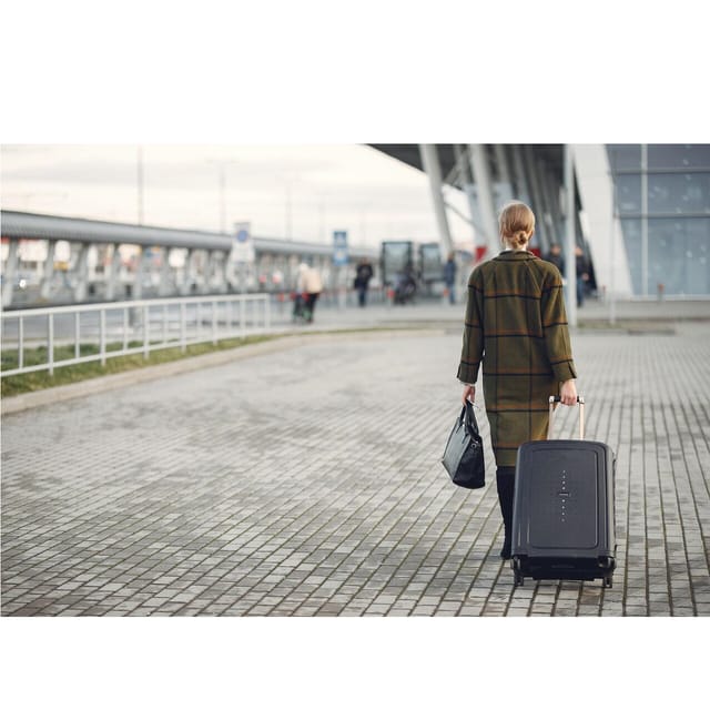 Luggage Storage Near Milan Centrale Train Station - Language Options