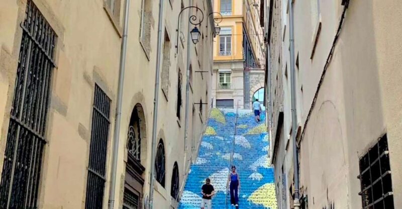 Lyon: Street Art & Street Food Tour - Urban Exploration