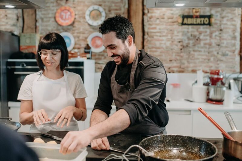 Madrid: Paella & Tapas Cooking Class With Local Market Visit - Itinerary Details