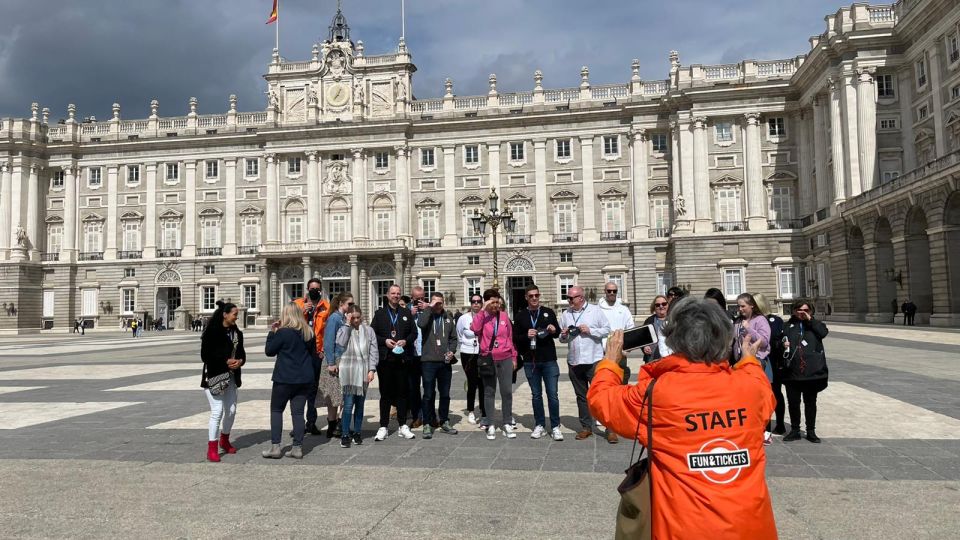 Madrid: Royal Palace Entry Ticket and Small Group Tour - Customer Ratings