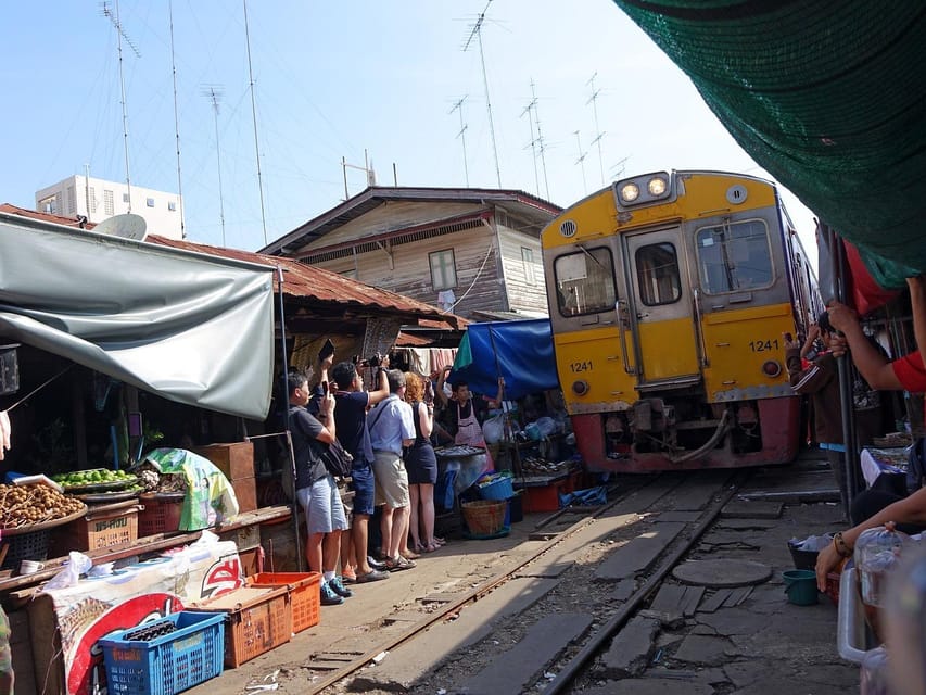 Maeklong Railway-Damnoen Saduak-Ayutthaya - Highlights of the Tour