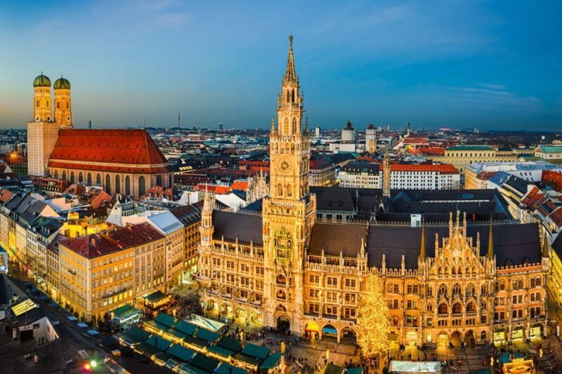 Magical Christmas Scenery in Munich – Walking Tour - Tour Experience