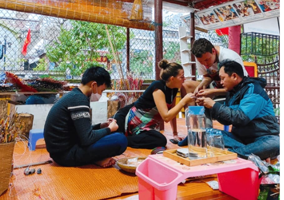 Making the Paper Flowers Experience in Hue - Unique Highlights of the Activity