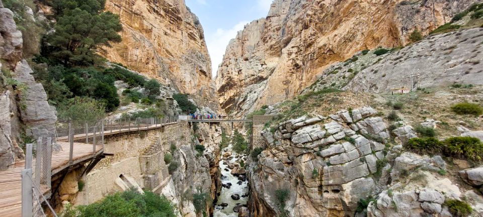 Málaga or Rincón De La Victoria: Caminito Del Rey Day Trip - Experience Highlights