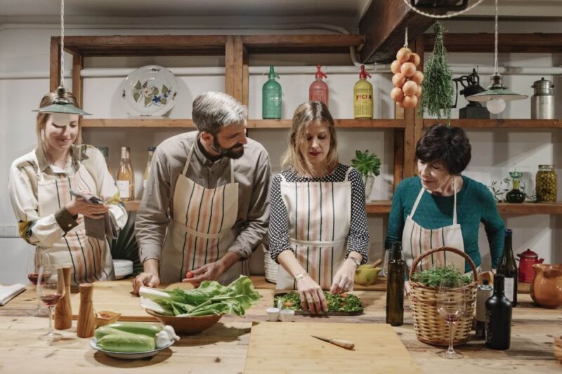 Mallorca: Market Visit and Traditional Cooking Workshop - Market Tour and Tastings