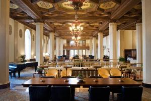 Marriott Syracuse Downtown - Amenities and Services
