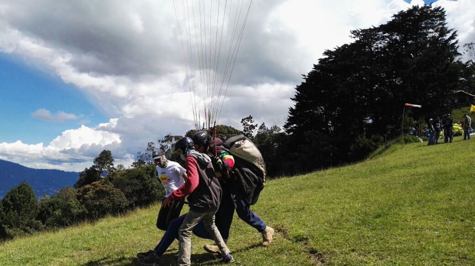 Medellín: 15-Minute Paragliding Flight - Pricing Details and Booking Options