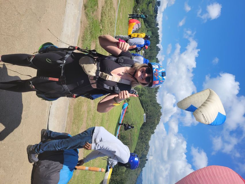 Medellin: Paragliding Tour. Transportation and Snack - Safety Briefing Process