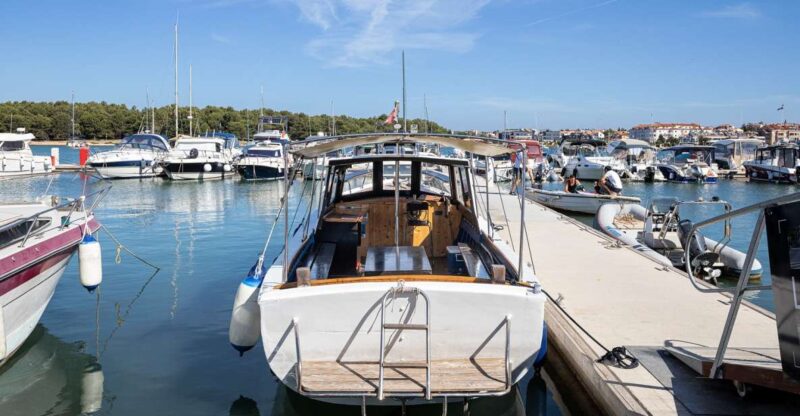 Medulin: Private Boat Tour With Captain - Included Services