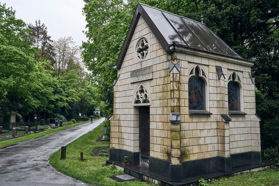 Melaten Cemetery: Guided Tour With All Senses - Key Attractions