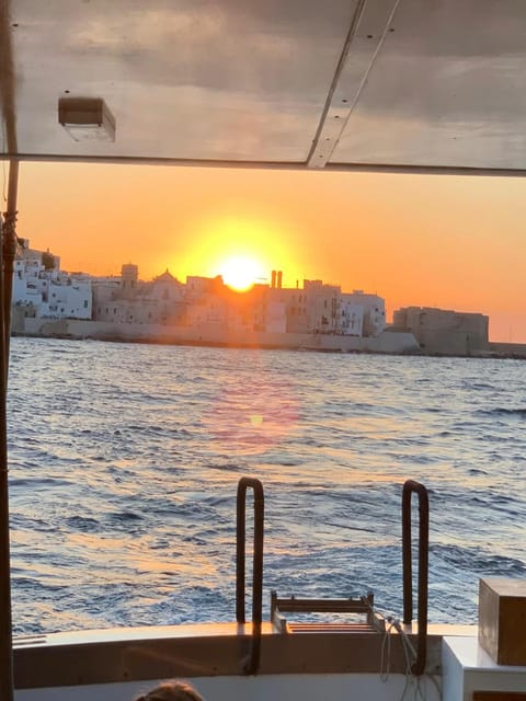 Monopoli: Coastal Tour of the Caves of Polignano a Mare - Itinerary Highlights
