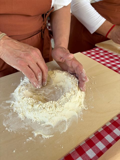 Montepulciano: Cooking Class With Wine and Cheese Tasting - Class Options Available