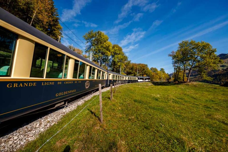 Montreux: 1-Way Goldenpass Belle-Epoque Train To/From Gstaad - Journey Duration