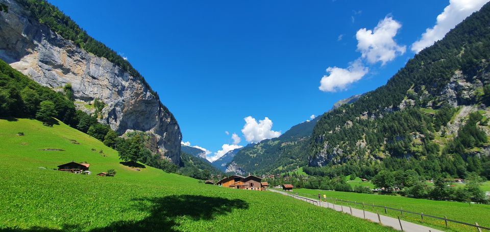 Montreux Private Tour: Waterfalls Valley&Aareschlucht Gorge - Transportation Options