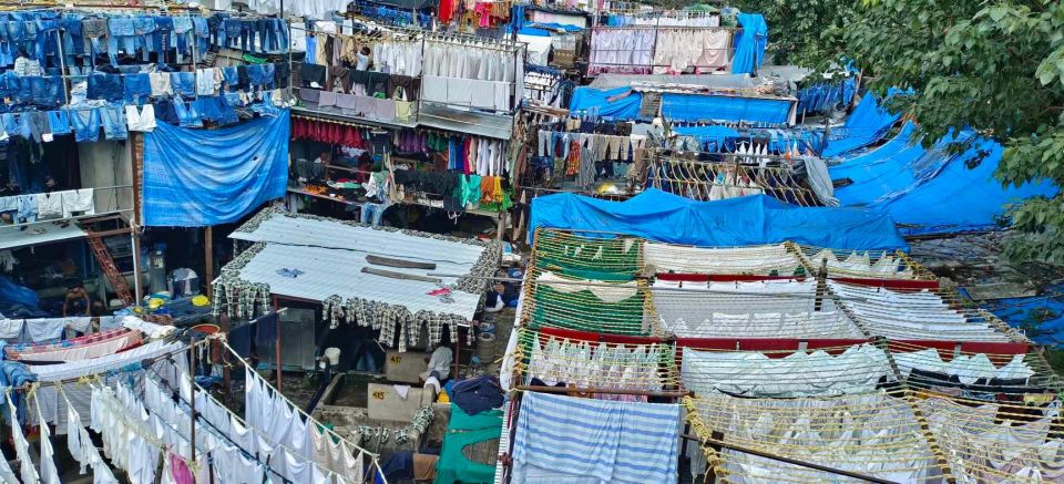 Mumbai: Dhobi Ghat Laundry and Dharavi Slum Tour With Local - Exploring Dharavi Slum