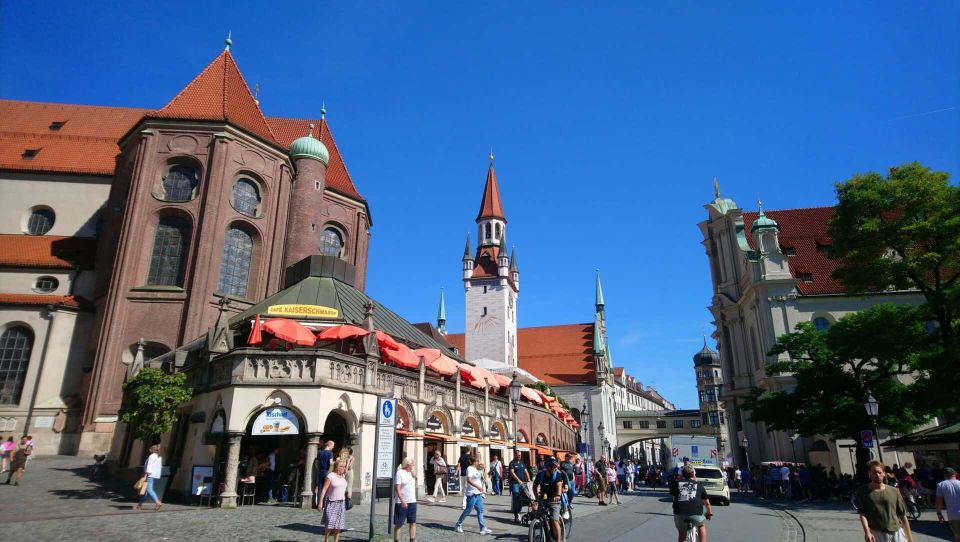 Munich: Old Town Guided Walking Tour With Lunch Stop - Meeting Point and Accessibility