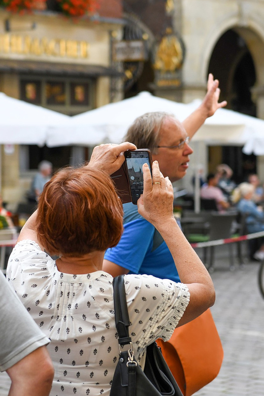 Münster: Entertaining Guided Tour to Old Town Highlights - Significant Historical Sites