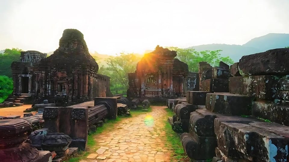 My Son Sanctuary Early Morning Tour Including Breakfast - Included Amenities