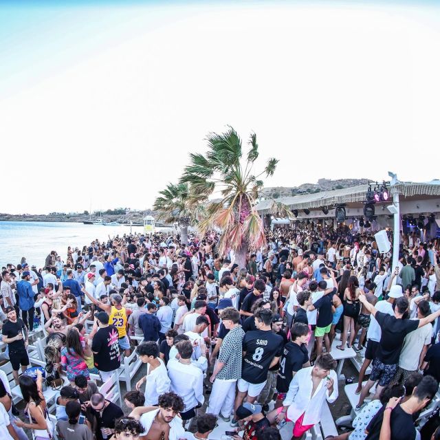 Mykonos: Best Beach Clubs Crawl Day Party - Beach Club Highlights