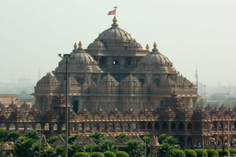 New Delhi: Akshardham Temple Tour With Water and Light Show - Exhibition Experiences