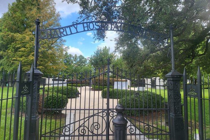 New Orleans Cemetery Tour - Meet Your Guides