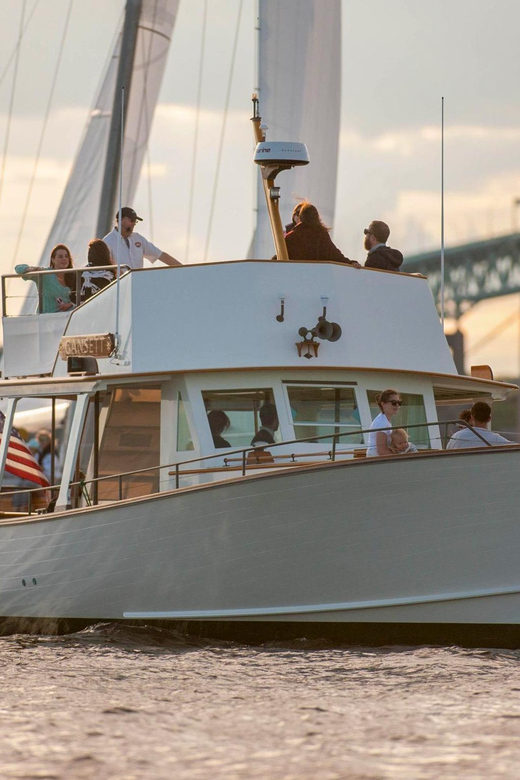 Newport, RI: Evening Cruise on Newport Harbor - Inclusions and Amenities