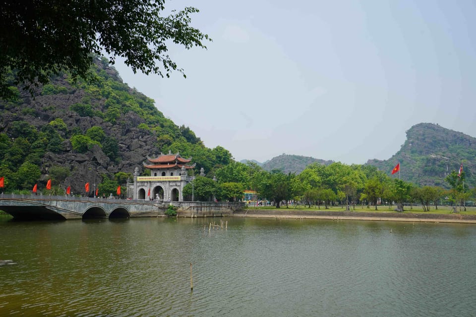 Ninh Binh: Hoa Lu, Trang An & Hang Mua Trip by Limousine Bus - Unique Highlights