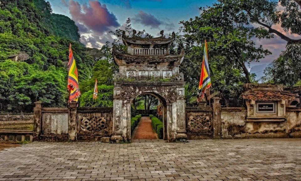 Ninh Binh: Hoa Lu, Trang an & Mua Caves Tour With Boat Ride - Inclusions