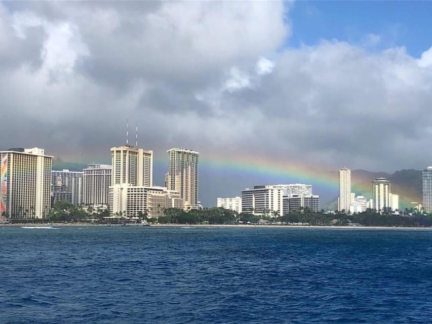 Oahu Hawaii: Honolulu Sailing Tour - Onboard Amenities