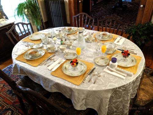 Oakcliff Bed and Breakfast - Overview and Location