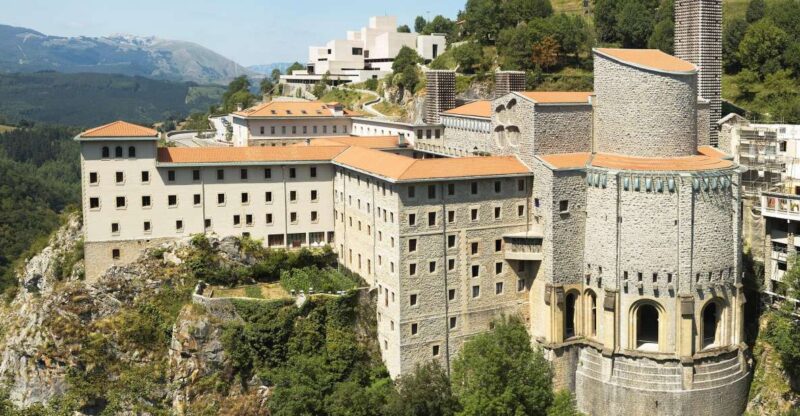 Oñati and Aranzazu Sanctuary Tour From San Sebastian - Key Attractions in Oñati