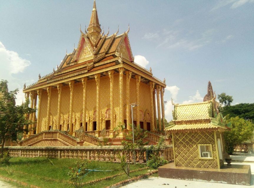 One Day Trip to Phnom Prasit, Udong and Long Vek City - Exploring Phnom Praset