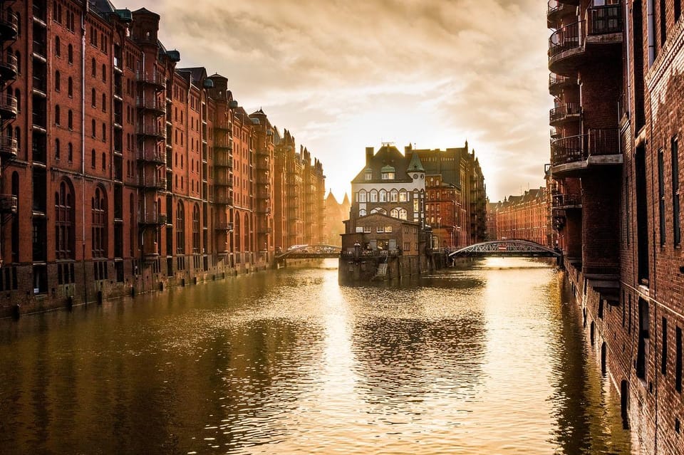 One Hour Traditional Harbor Cruise In Hamburg - Discovering the Port of Hamburg