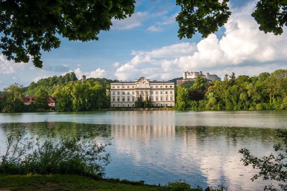 Original Sound of Music Tour With Schnitzel + Noodles - Guided Tour Experience